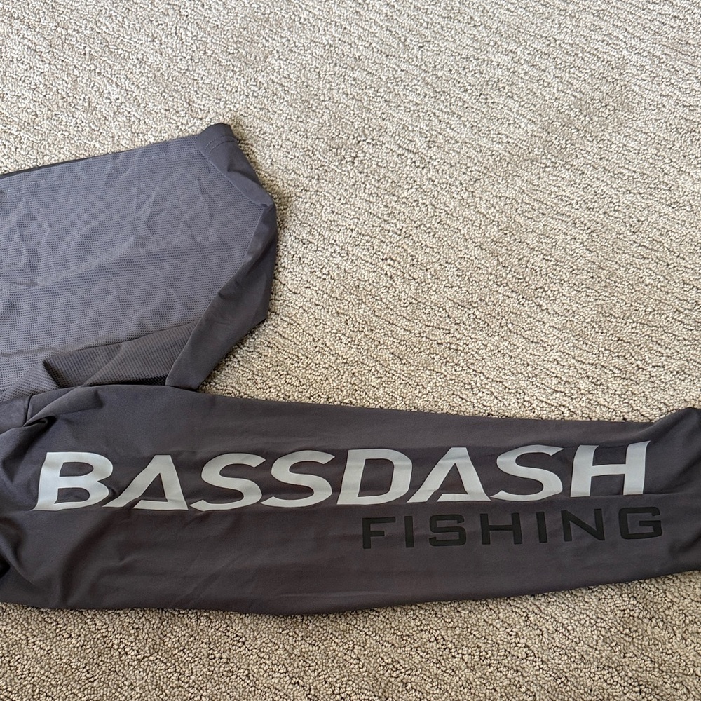 Men's Gray Long Sleeve Fishing Shirt - Picture 6 of 6